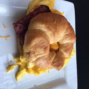 Combo croissant sandwich