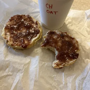 Biscuit with strawberry limoncello jam