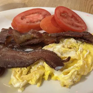 Eggs bacon tomatoes
