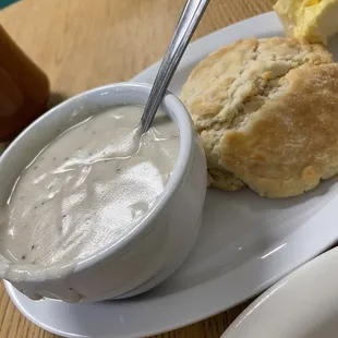 Biscuit and gravy