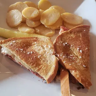 Monte cristo and American potatoes