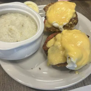 Crab cake Benedict