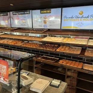 Rise &apos;n Roll Bakery on November 13, 2023