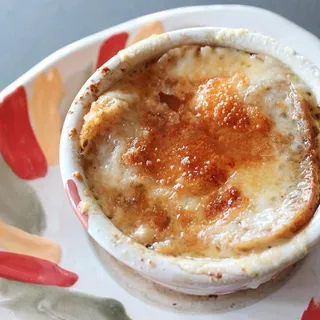 Soupe a L'Oignon Gratinee