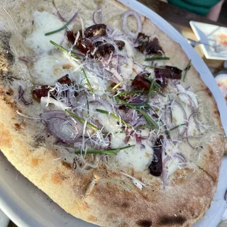 Medjool Date Chvre Pizza