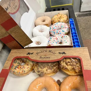 donuts, food, dough desserts