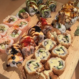Sushi (Spider King (8pc), Hidden Dragon Roll (8pc), Coral Reef Roll (8pc), Scarlet &amp; Grey (8pc), Caterpillar Roll (6pc))