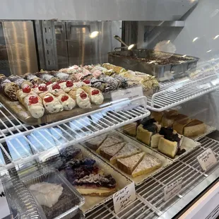 food, dessert, cupcakes