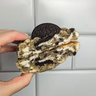Cookies and Cream Cookie