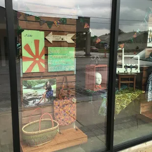 We partner with global artisans to create sustainable income for them and beautiful products for you!