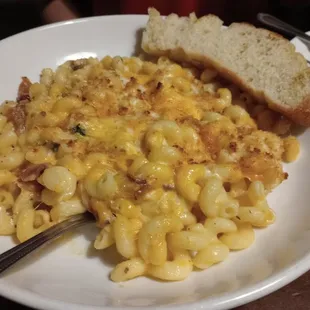 crab mac and cheese