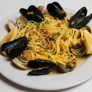 Linguine Clams &amp; Mussels