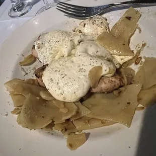 Garbage- this is supposed to be chicken caprese...over rigatoni.... Tough chicken which was actually 3 chicken tenders