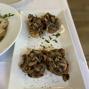 Crostini ai Funghi