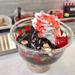 Ice cream sundae