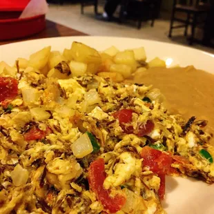 Machacado, potato's, beans