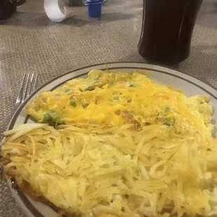 Veggie omelette with hash browns