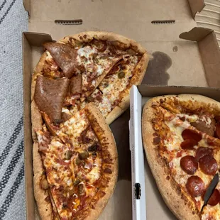 Pizza X-Large meat lovers ,  I waited 40 minutes and my pizza arrived like this. Highly disappointed