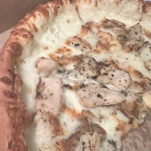 Chicken Alfredo Pizza.. YUMMO