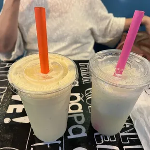 Malteada de mango + limonada de coco