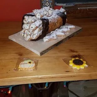 food, dough desserts, donuts