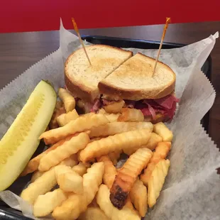 Reuben lunch special with FF and drink $8