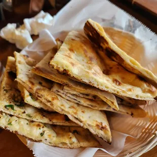 Naan bread basket