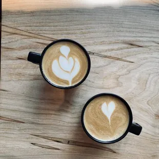 Almond and oat milk lattes