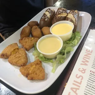 App trio mac bites, corn dogs, pretzel bites