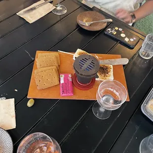 Cutest tabletop s&apos;mores! Enough for four of us who were stuffed from dinner; ideally best for prob 2-3