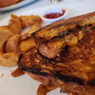 Burnt end grilled cheese