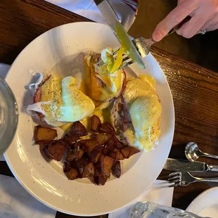 Eggs Benedict Traditional*