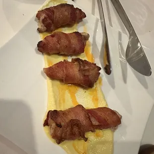 Bacon wrapped sweet peppers