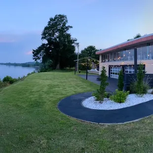 180 degree view of Tennessee River