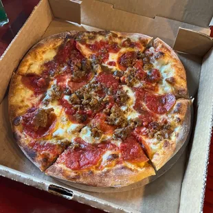 A River Runs Through It Pizza 8 inch