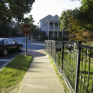 Harbor Town neigbhorhood just behind the hotel. This is very representative of the residential part of the neighborhood. NIce fo