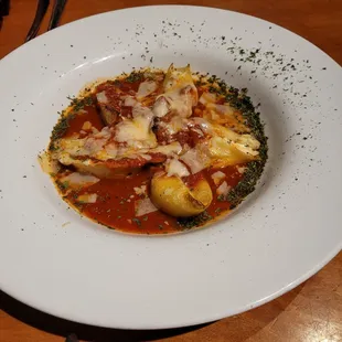 Pasta shells with marinara