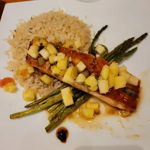Teriyaki salmon with rice (undercooked) with asparagus