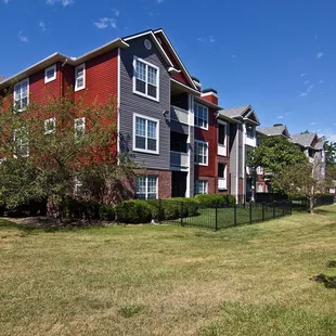 Our luxury apartments in Columbus feature convenient fenced-in yards.