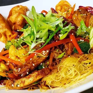 Singapore Stir Fry Noodles with Shrimp &amp; Spicy Curried Chicken Thigh