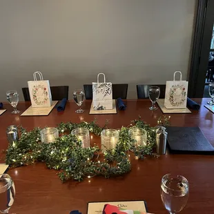 Table decor (only candles belong to restaurant)