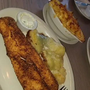 Cajun lemon pepper walleye with Anna potatoes and mac&amp;cheese. DELISH