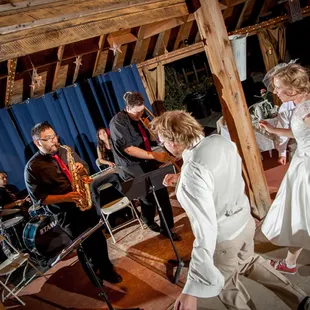 Dancing to our jazz band! Photos by http://davidkarnowski.com