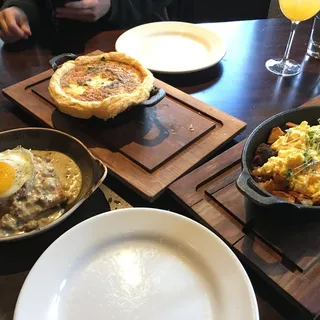 Biscuits and Gravy Plate Brunch