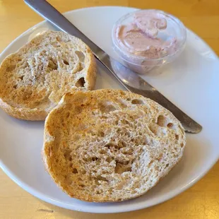 Sourdough bagel with sweet cream cheese