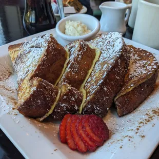 Cinnamon French Toast with homemade mascarpone