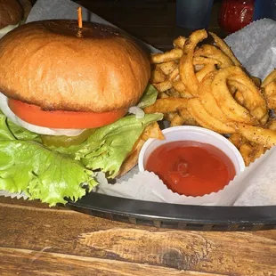 Great cheeseburger and curly fries!! Good prices and service! Close to the River and amphitheater!