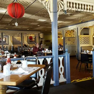 Riverboat themed dining room?