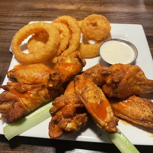 Wings with onion rings. Very crispy and so good!!!