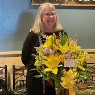 What a terrific arrangement Sadie did for my sister-in laws 70th birthday celebration. I would recommend her over and over.